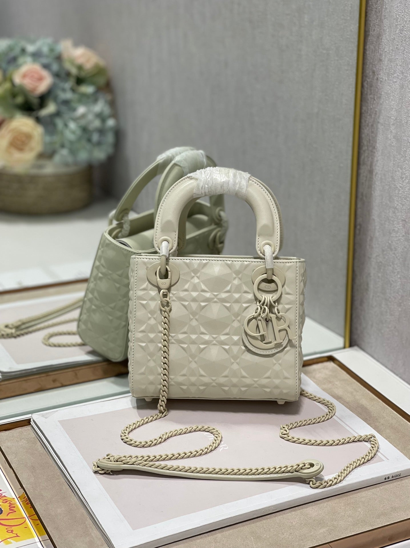 DI Mini Lady Bag Latte Cannage with Beaded Motif, Beige, For Womtlm Womtlm’s Handbags, Crossbody Bags, 18cm CD M0505INEA_M030