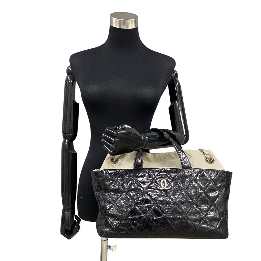 Chanel CC Patent Portobello Large Tote Bag Leather Crossbody Bag in Good condition