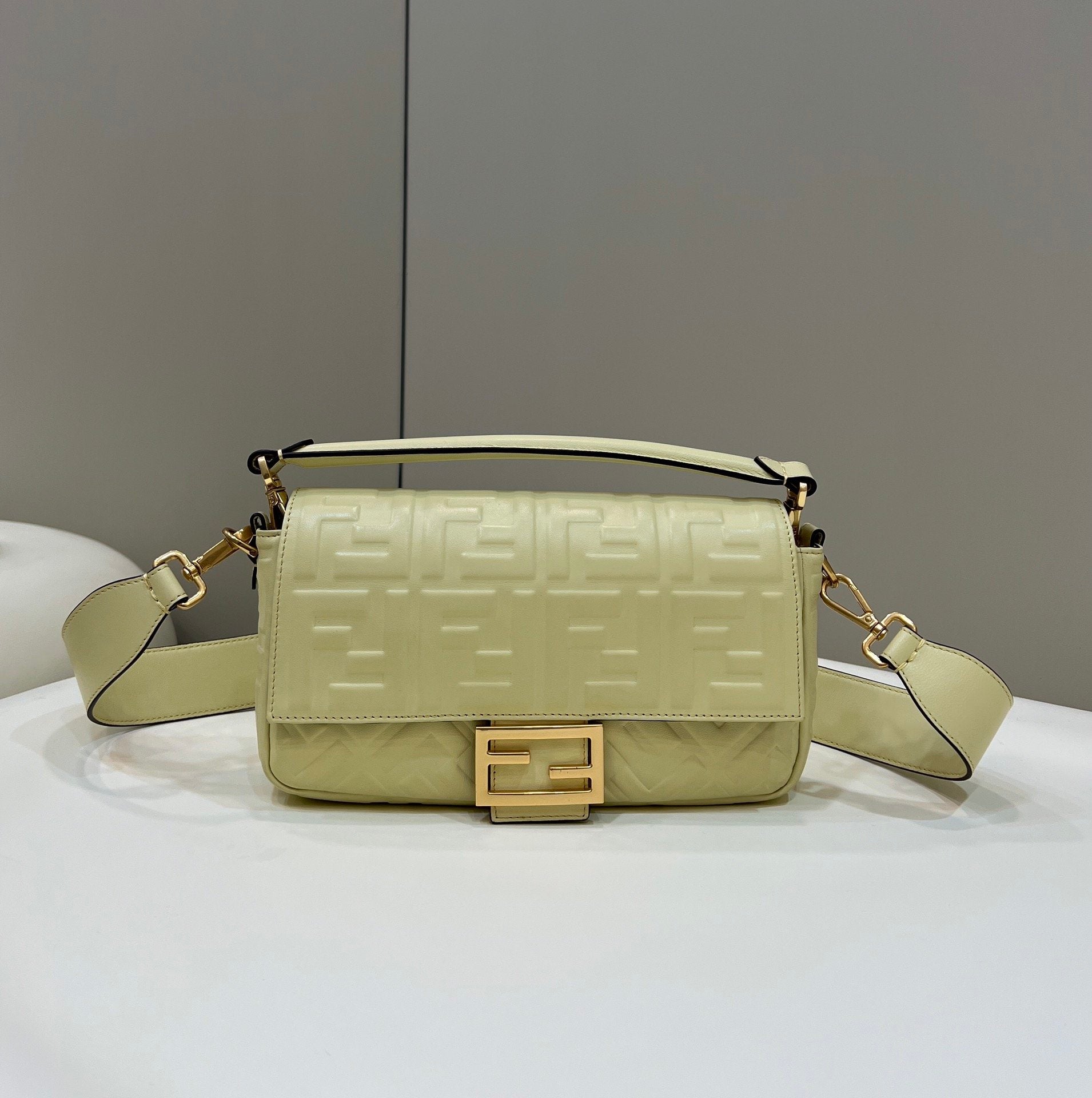 FI Baguette Khaki For Womtlm, Womtlm’s Handbags, Shoulder And Crossbody Bags 10.6in/27cm FF 8BR600