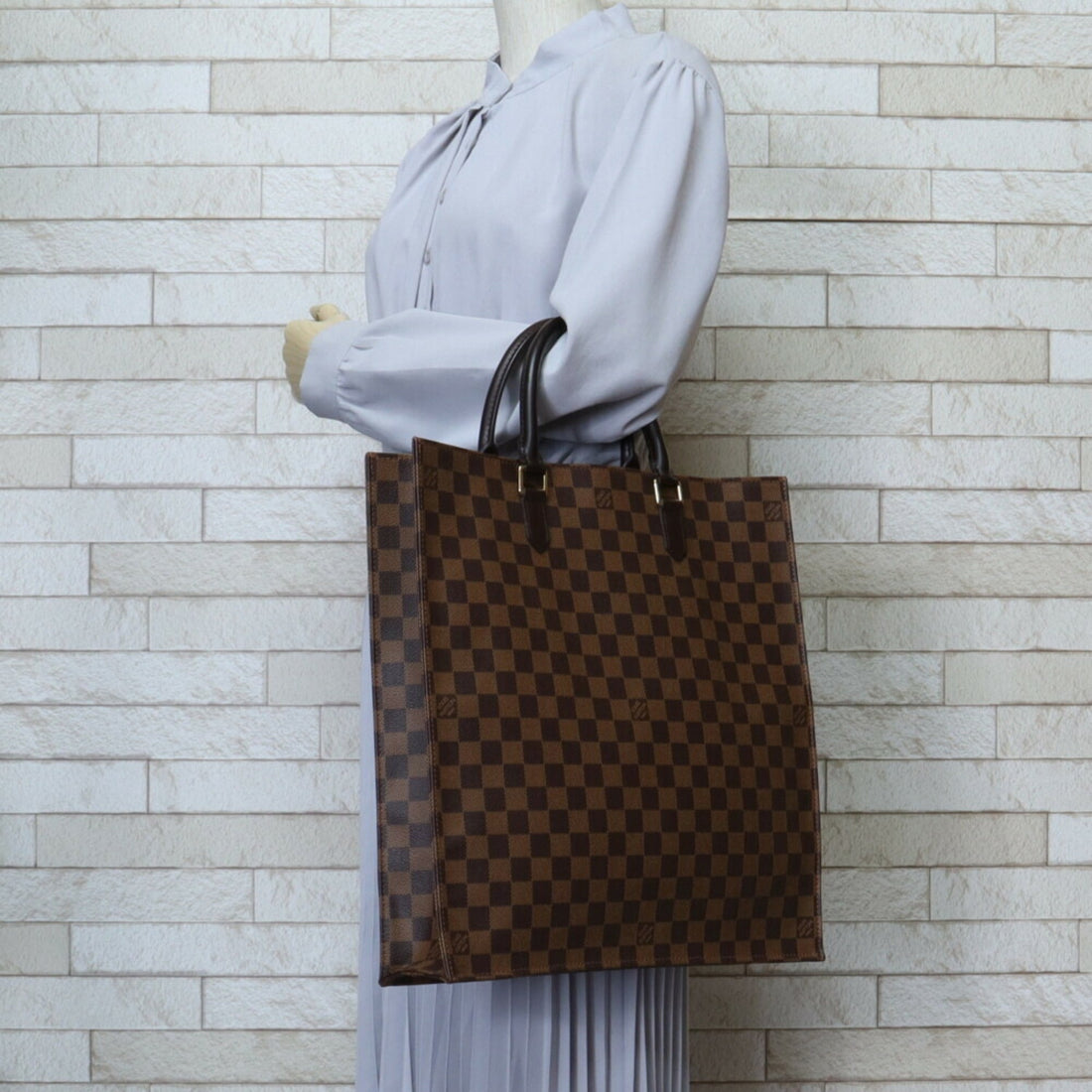 Louis Vuitton  Damier Canvas Damier Canvas Handbag