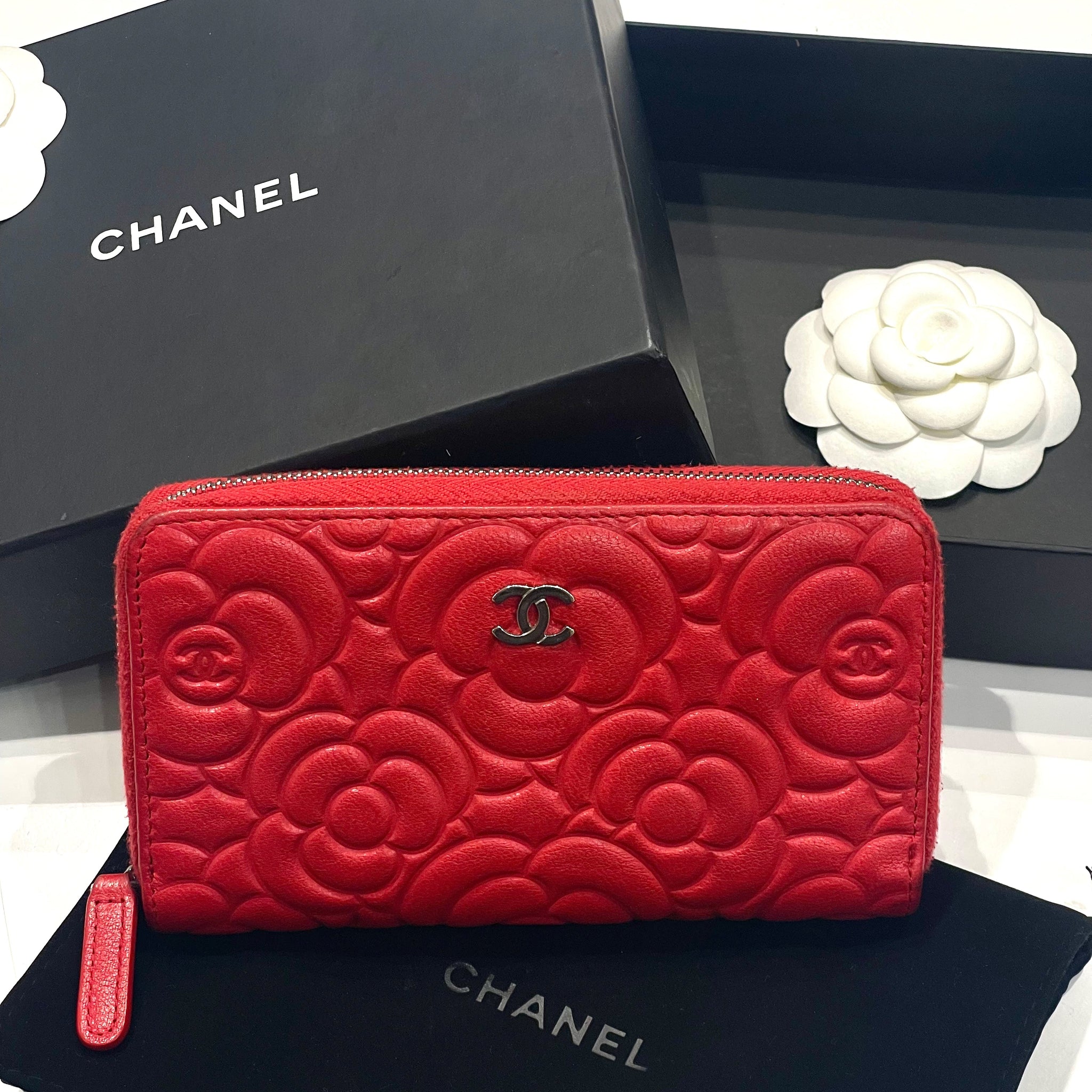 Chanel - Portefeuille Camélia rouge