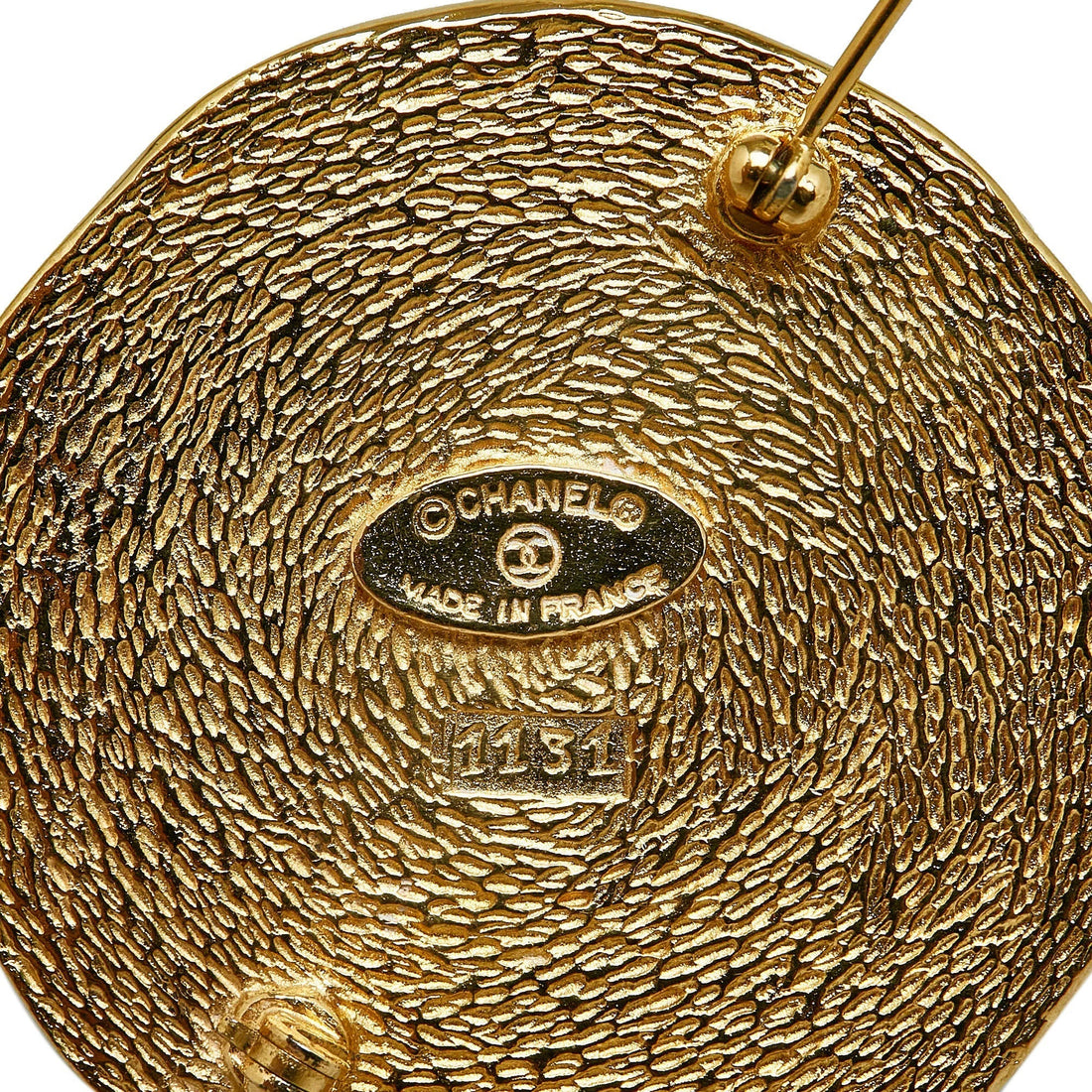 CHANEL 31 Rue Cambon Hammered Medallion Brooch Costume Brooch