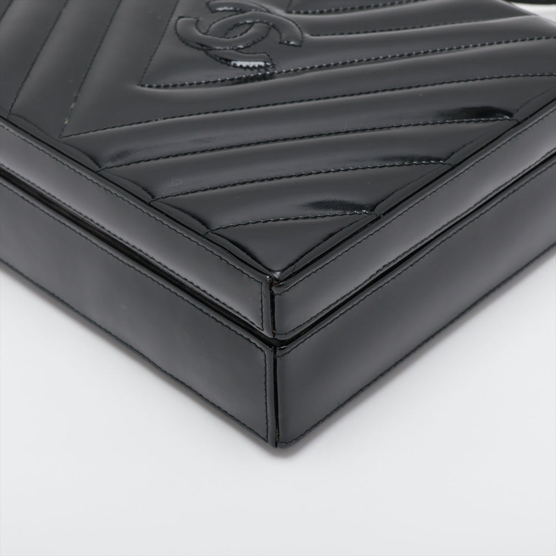 Chanel V Stitch Patent Leather Shoulder Bag Coco Black G Gold  Holding Gold Tools and Other Speech