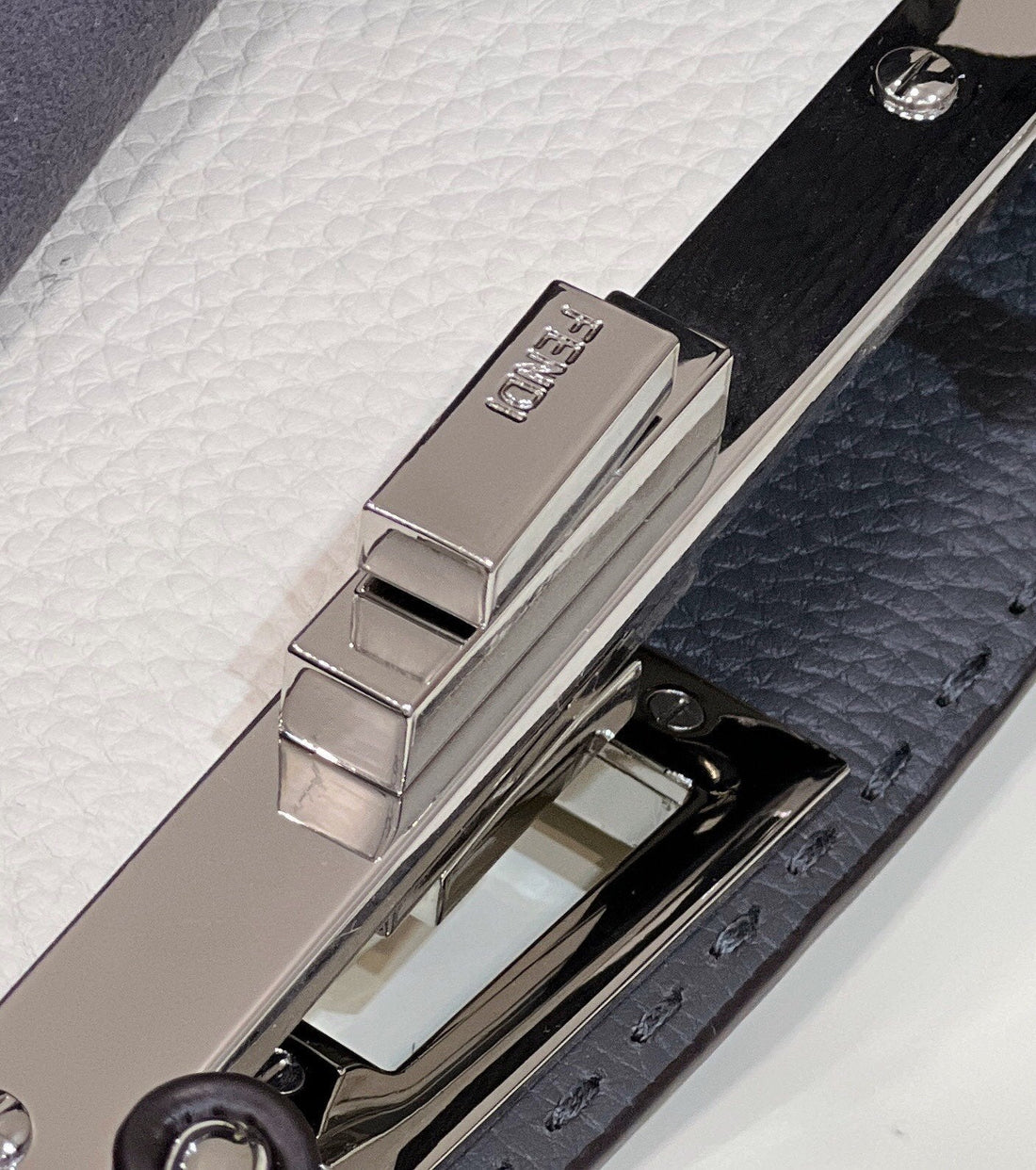 FI Peekaboo ISeeU Medium White For Womtlm, Womtlm&#8217;s Handbags, Shoulder Bags 13.1in/33.5cm FF