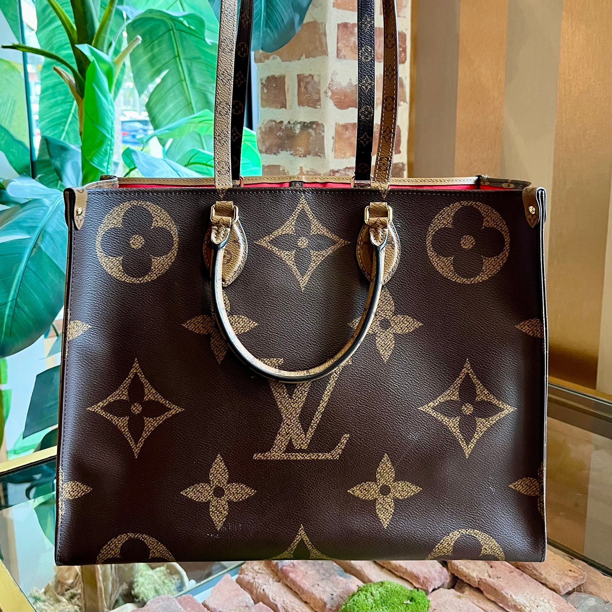 LOUIS VUITTON Onthego GM Reverse Giant Monogram Tote