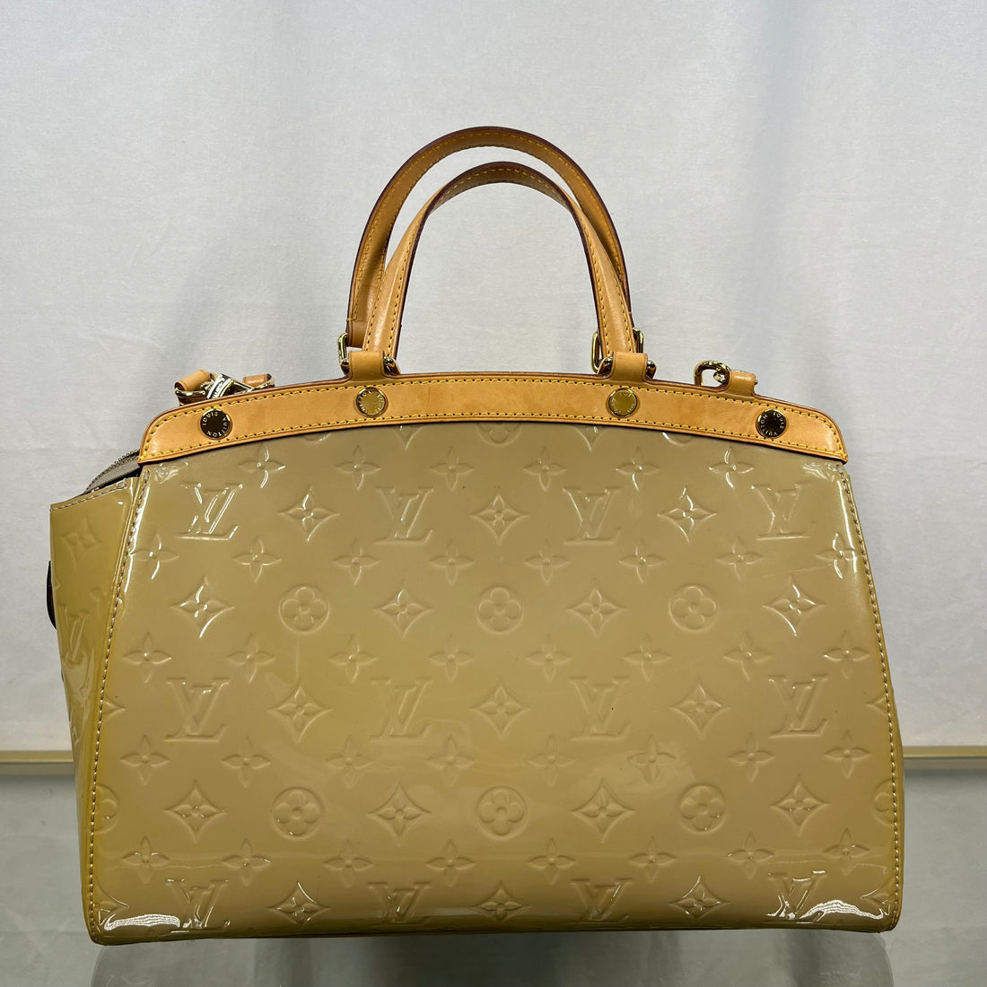 LOUIS VUITTON Vernis Brea MM Blanc Corail