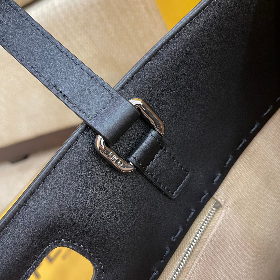 FI Canvas Tote Bag Cream/Black For Women, Women&#8217;s Handbags 18.1in/46cm FF 7VA480