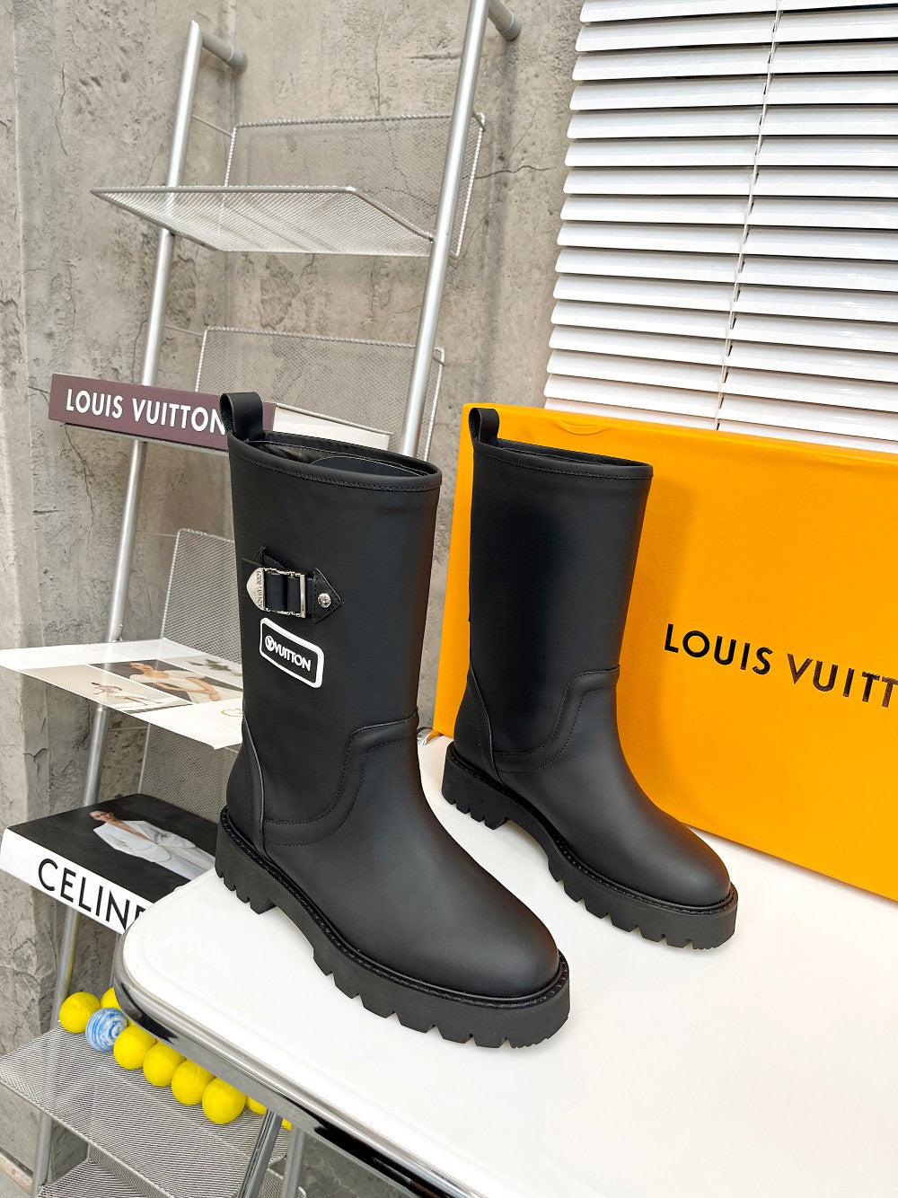 Premium Louis Vuitton BOOTS 022