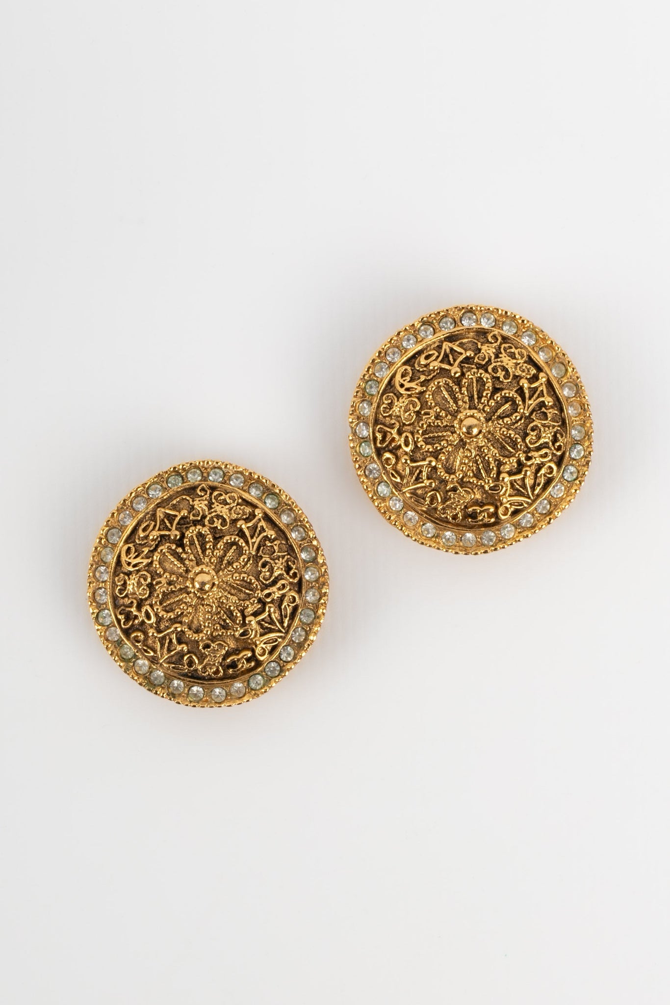 Boucles d'oreilles dor�es Chanel