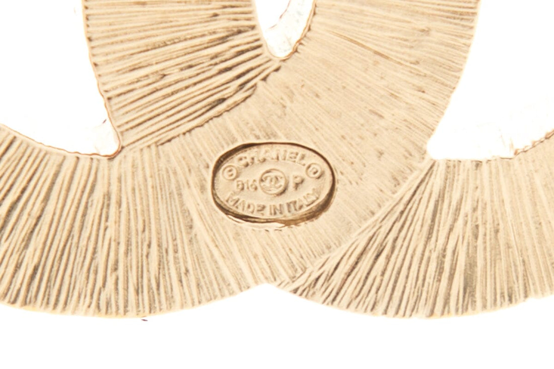 Chanel 2016 "Pearl Dot" Black & Pearl Brooch