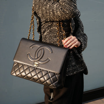 Chanel? 1991-1994 Black Quilted Lambskin CC Flap Maxi 60850