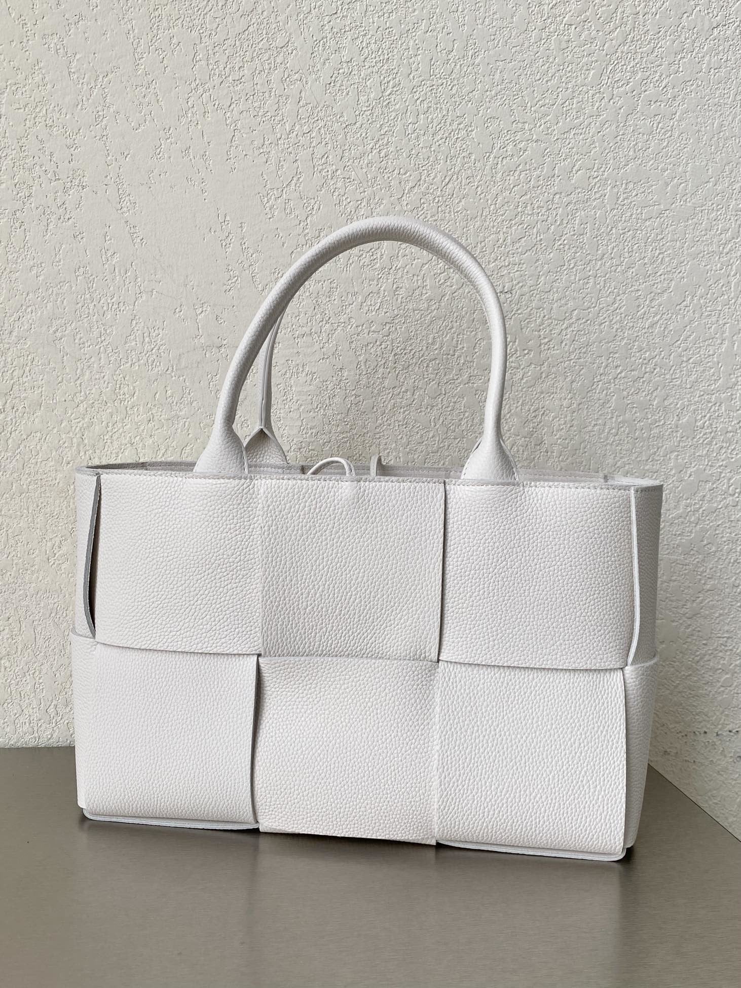 BV Arco Tote Bag For Womtlm 11.8in/30cm In Chalk 652867VCP119009