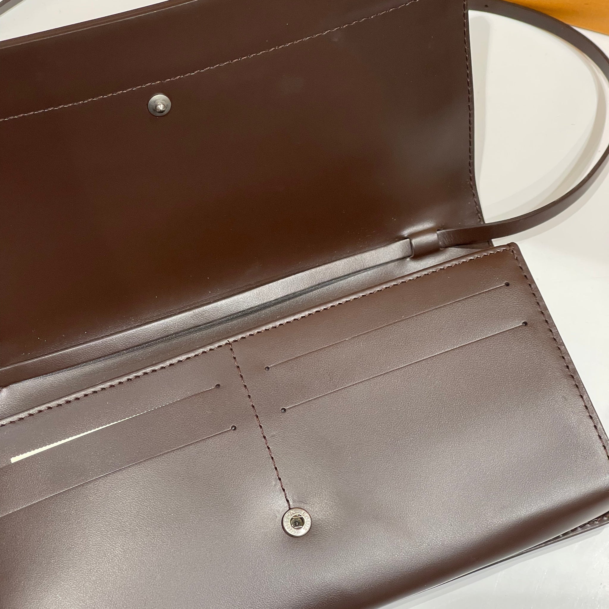 Louis Vuitton - Sac pochette accessoires PM cuir épi marron