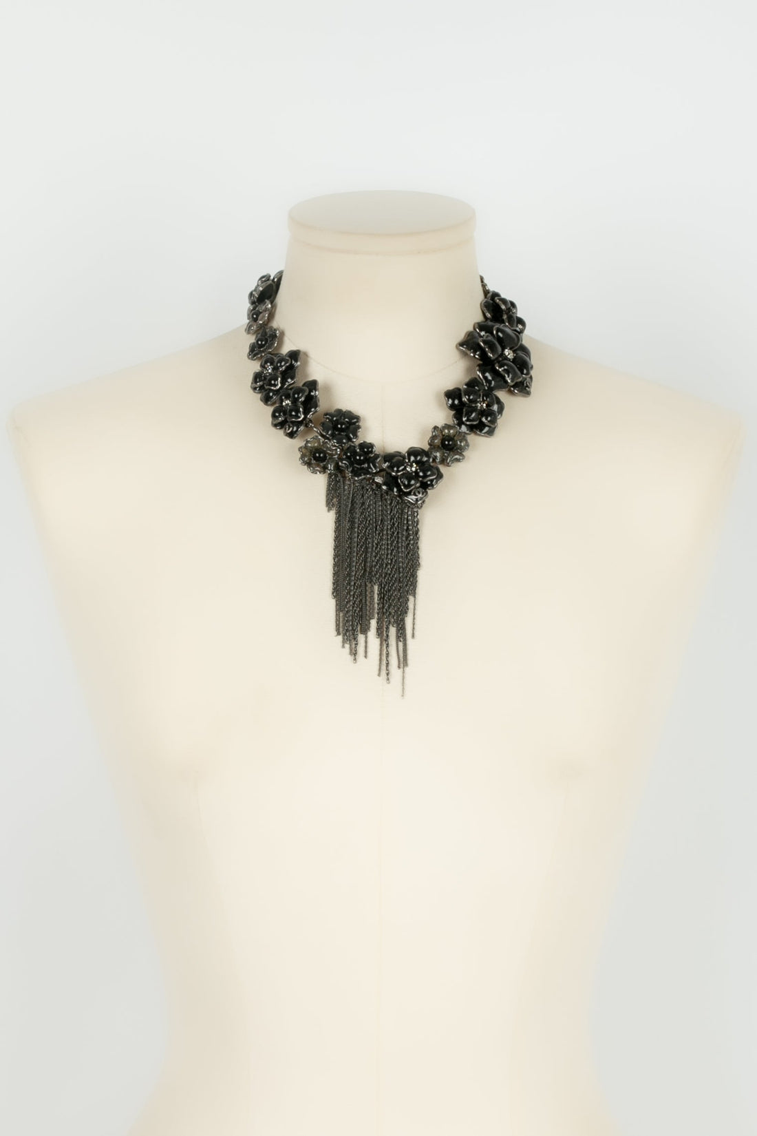 Collier cam�lia Chanel