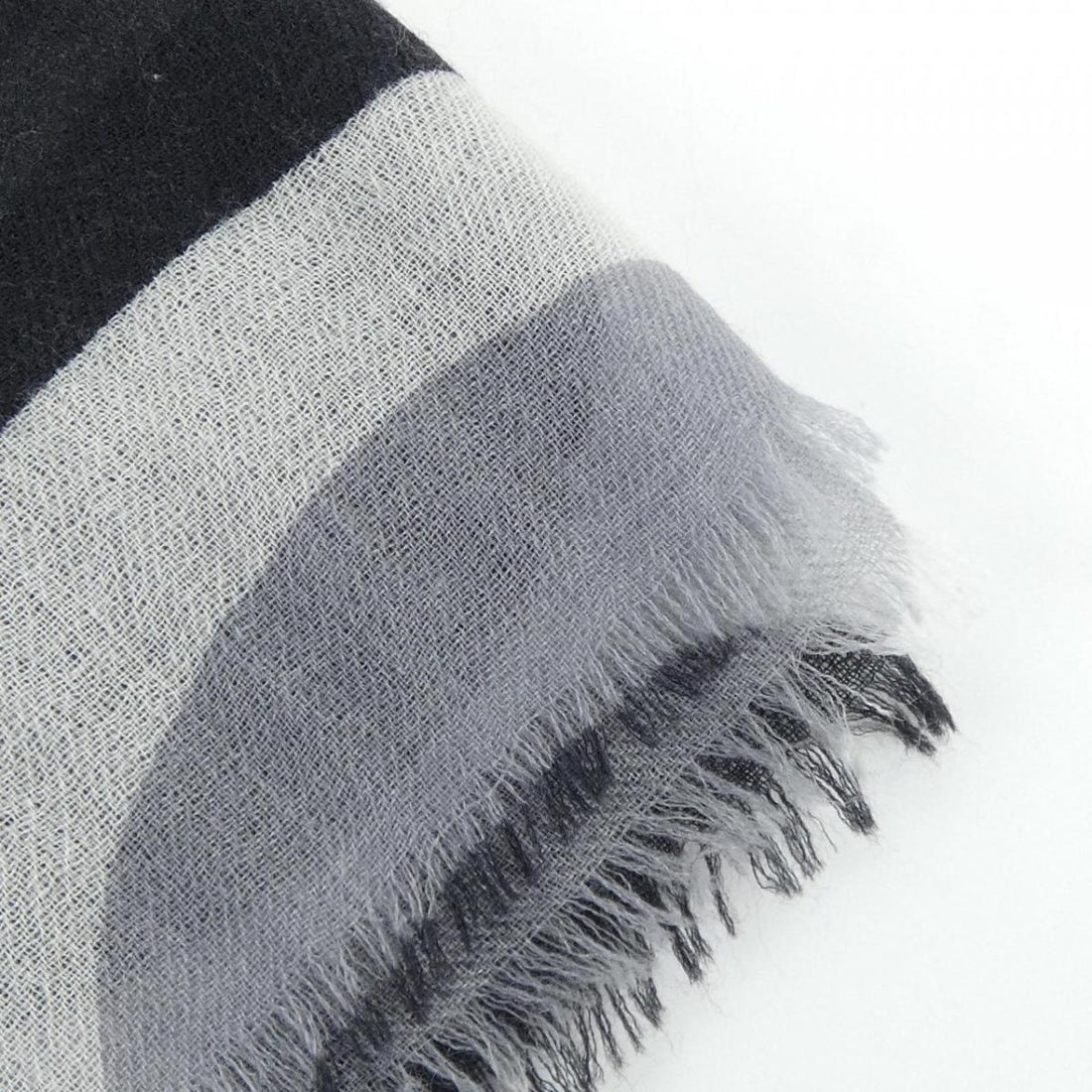 CHANEL STOLE COMEHYO