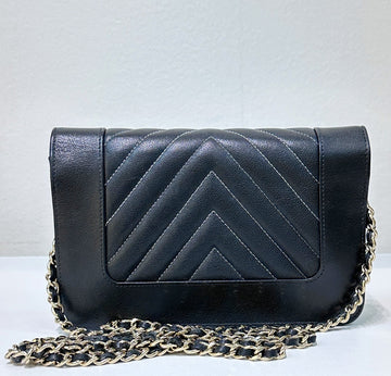Chanel V Stitch Calfskin Chain wallet Black GHW