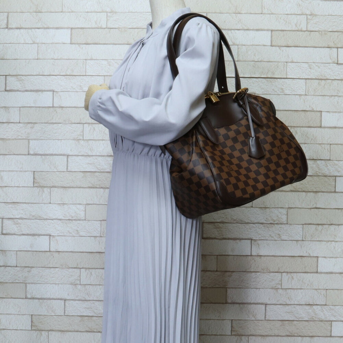 Louis Vuitton Damier  Damier Canvas Damier Canvas Shoulder Bag