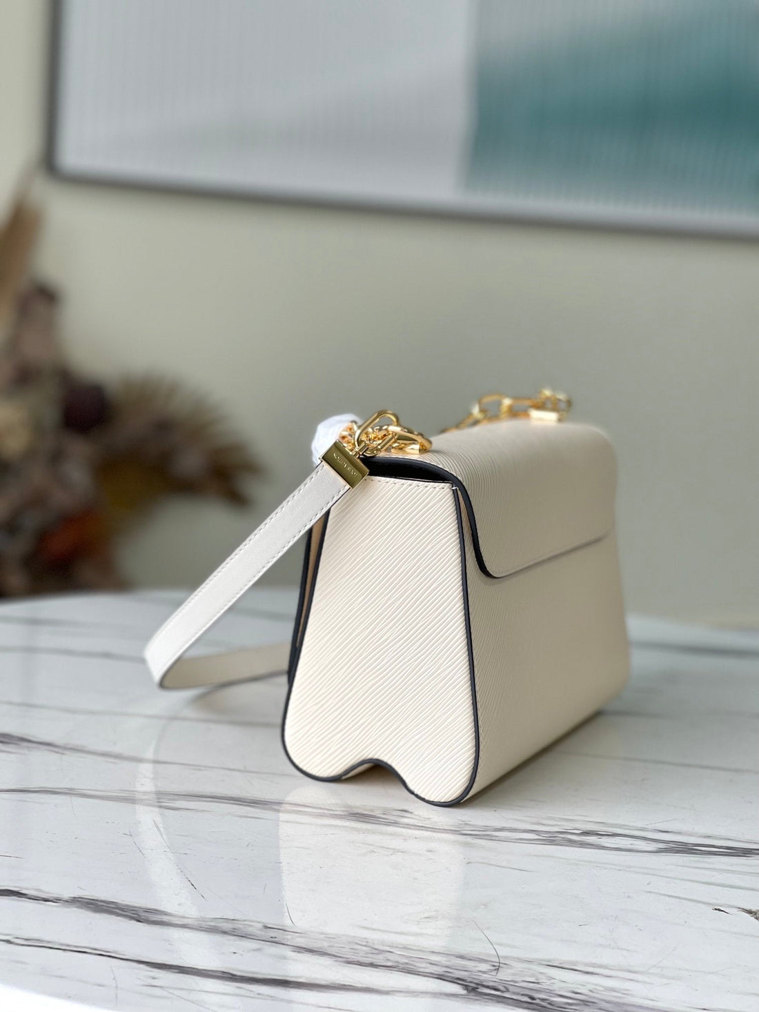 LV Twist MM Monogram Flower Quartz White For Womtlm,  Shoulder And Crossbody Bags 9.1in/23cm LV M59403