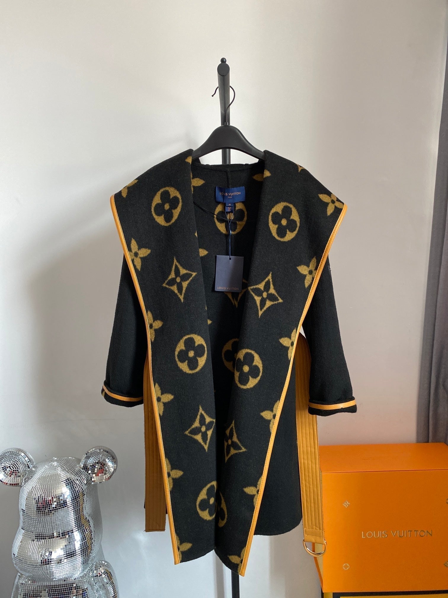 Luxury Louis Vuitton Wrap Coat 031