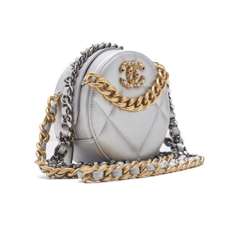CHANEL ?CHANEL? CHANEL 19 Matrasse Chain Shoulder  Silver (g  silver gold) Tote Bag  Stunt Bag  Hybrid ? Ship?  Online