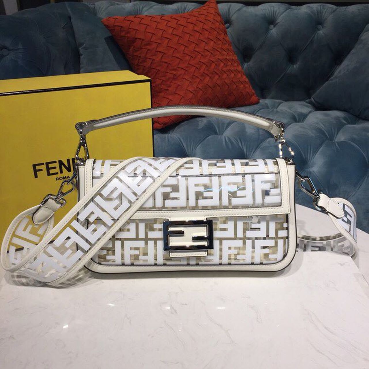 FI Baguette Nappa White For Womtlm, Womtlm&#8217;s Handbags, Shoulder And Crossbody Bags 10.6in/27cm FF 8BR600A72VF15AO