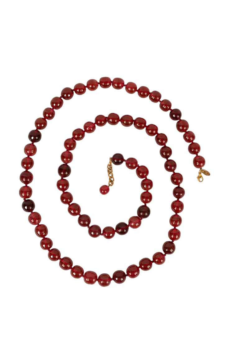 Collier de perles rouges Chanel
