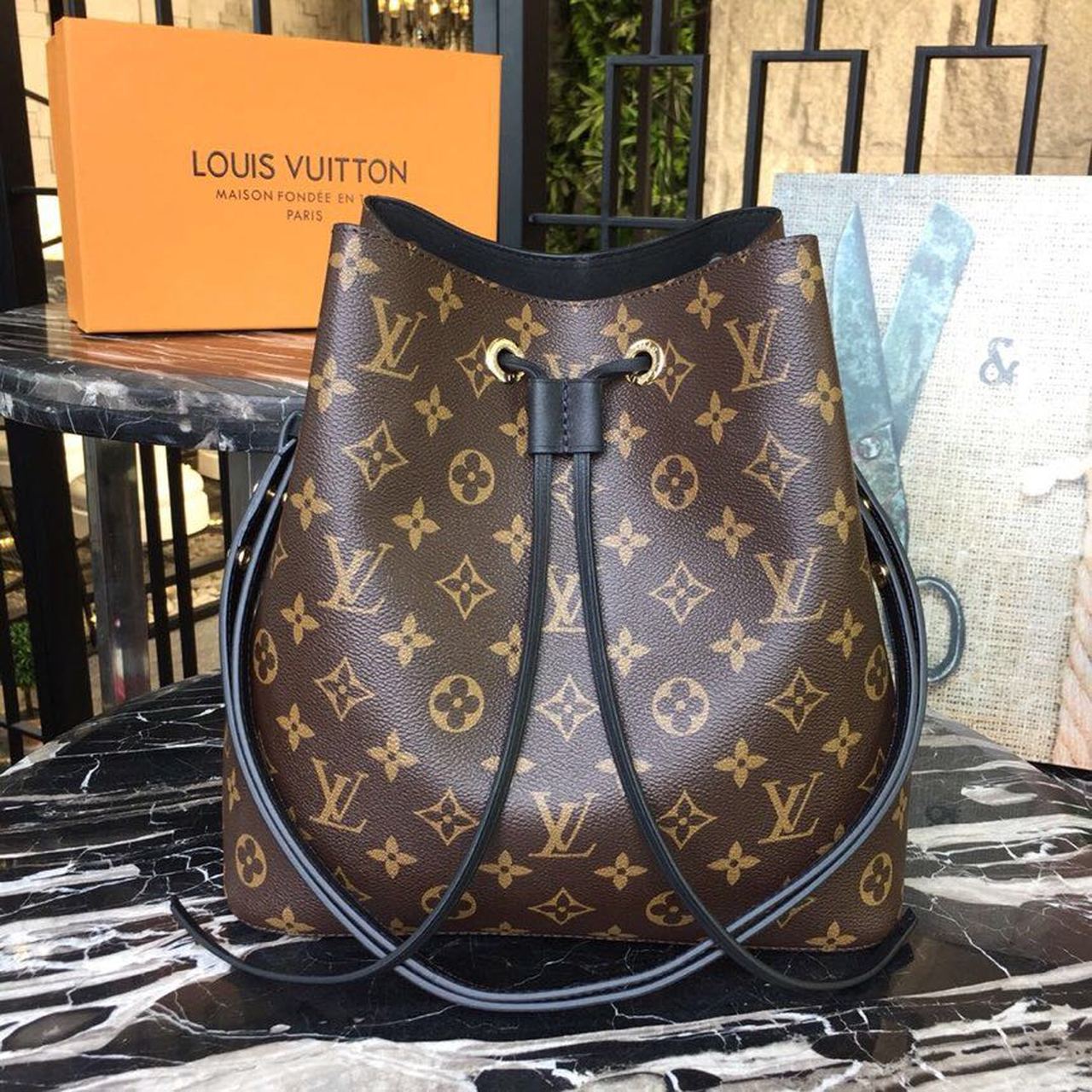 LV NeoNoe MM Bucket Bag Monogram Canvas Black For Womtlm, Womtlm’s Handbags, Shoulder And Crossbody Bags 10.2in/26cm LV M44020