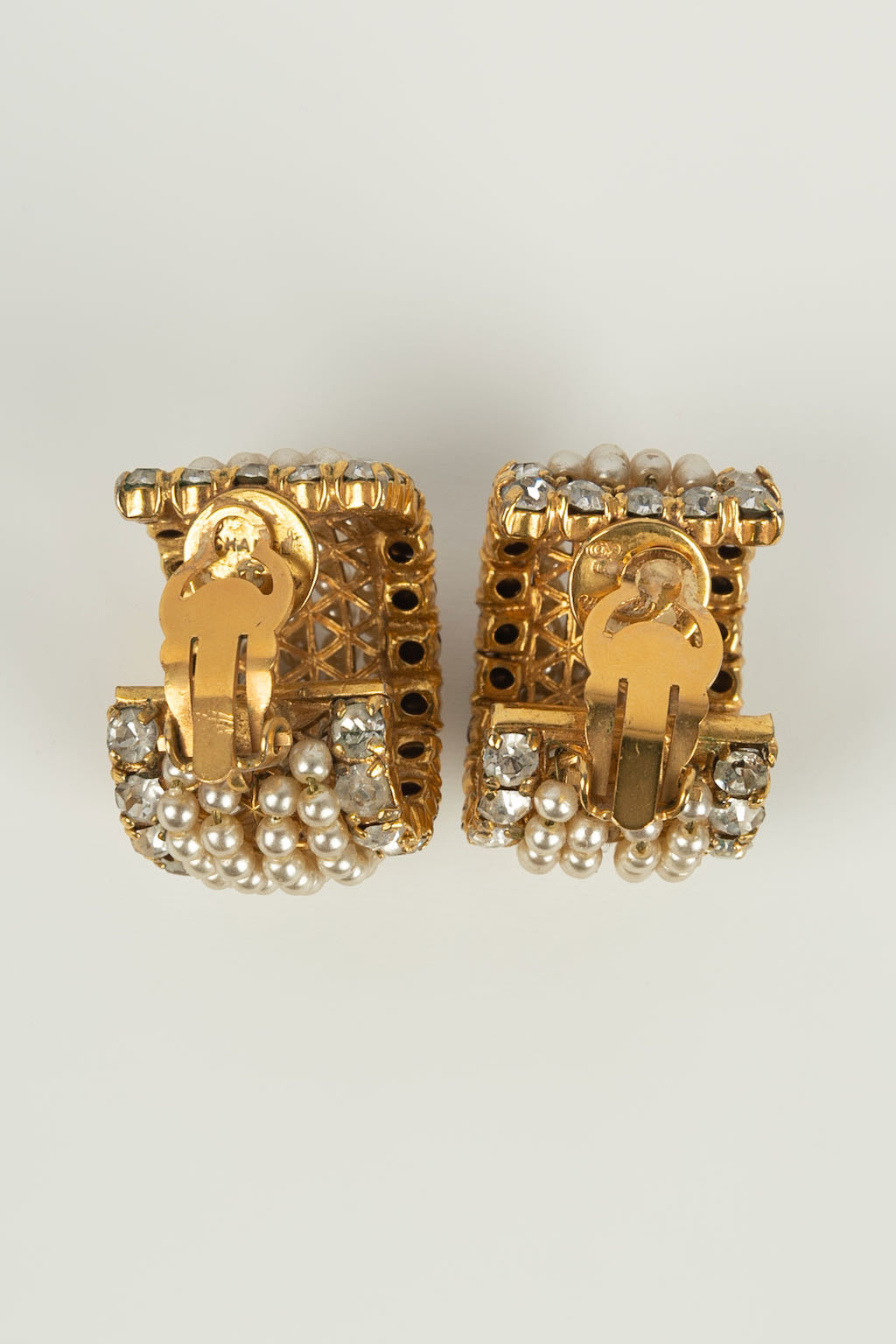 Boucles d'oreilles nacr�es Chanel