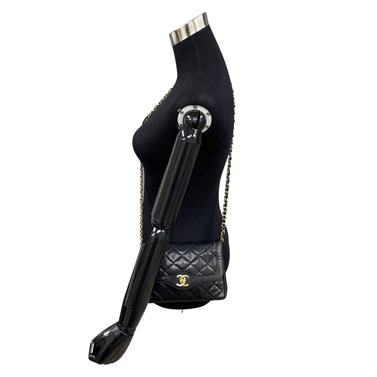 Chanel Paris Single Flap Bag Leather Crossbody Bag in Good condition