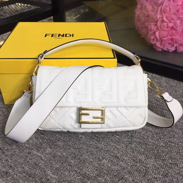 FI Baguette Nappa White For Women, Women&#8217;s Handbags, Shoulder And Crossbody Bags 10.6in/27cm FF 8BR600A72VF15AO