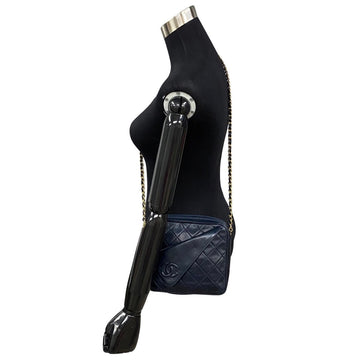 Chanel CC Quilted Leather Tassel Camera Bag  Leather Crossbody Bag in Good condition