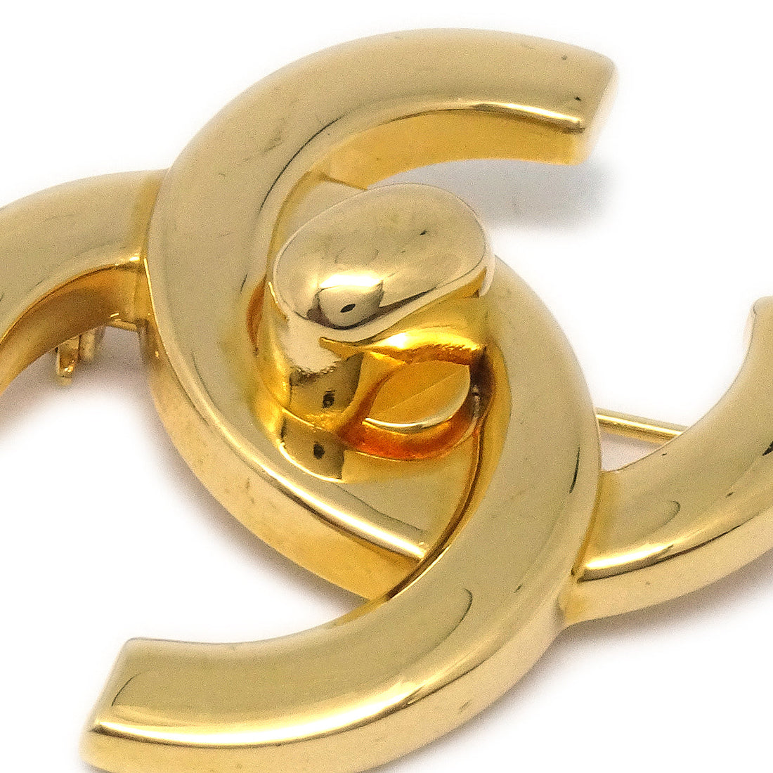 ?CHANEL 1996 CC Turnlock Brooch Large