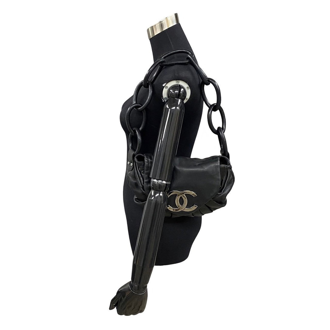 Chanel CC Ring Shoulder Bag  Leather Crossbody Bag in Good condition