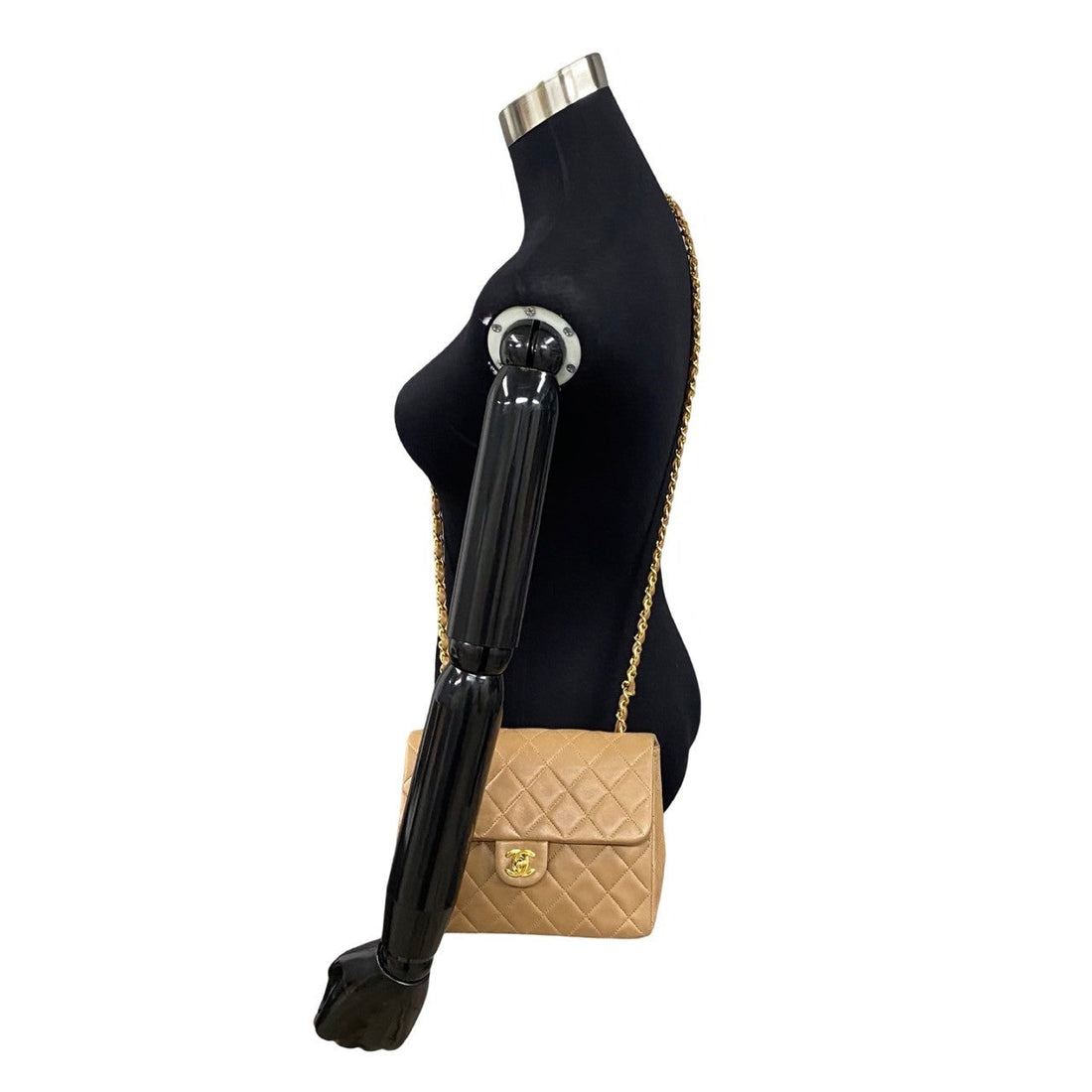 Chanel Matelasse Lambskin Chain Mini Shoulder Bag Leather Shoulder Bag 34194 in Good condition