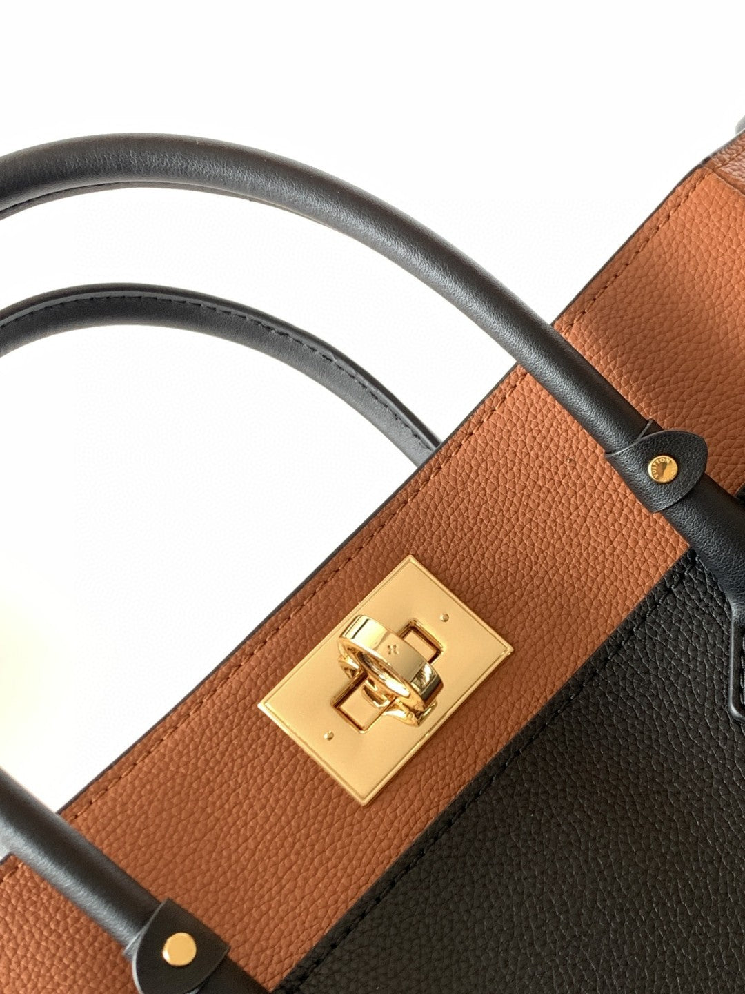 LV On My Side MM Tote Bag Monogram Canvas Black For Womtlm,  Shoulder Bags 12in/31cm LV M53823