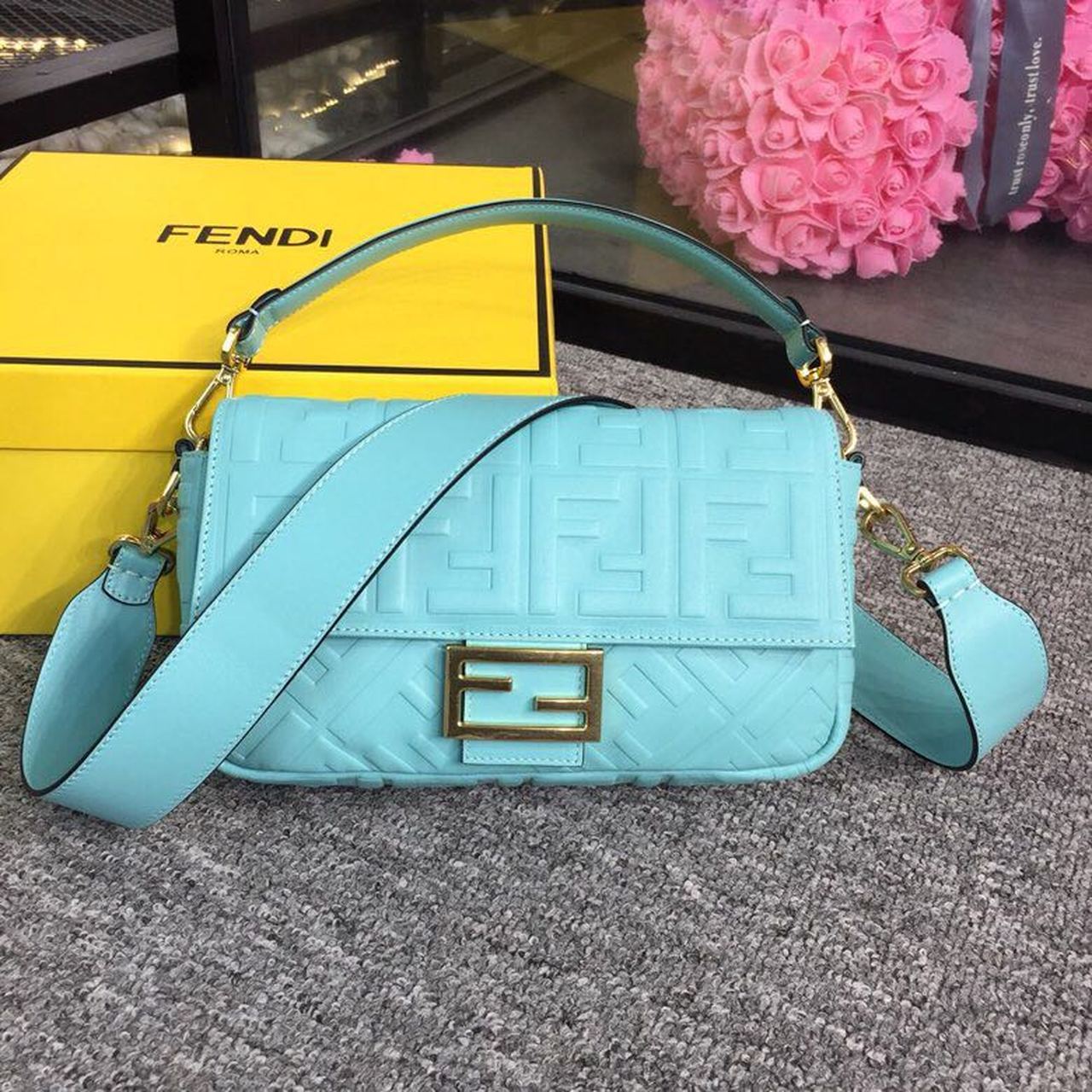 FI Baguette Nappa Light Blue For Women, Women&#8217;s Handbags, Shoulder And Crossbody Bags 10.6in/27cm FF 8BR600