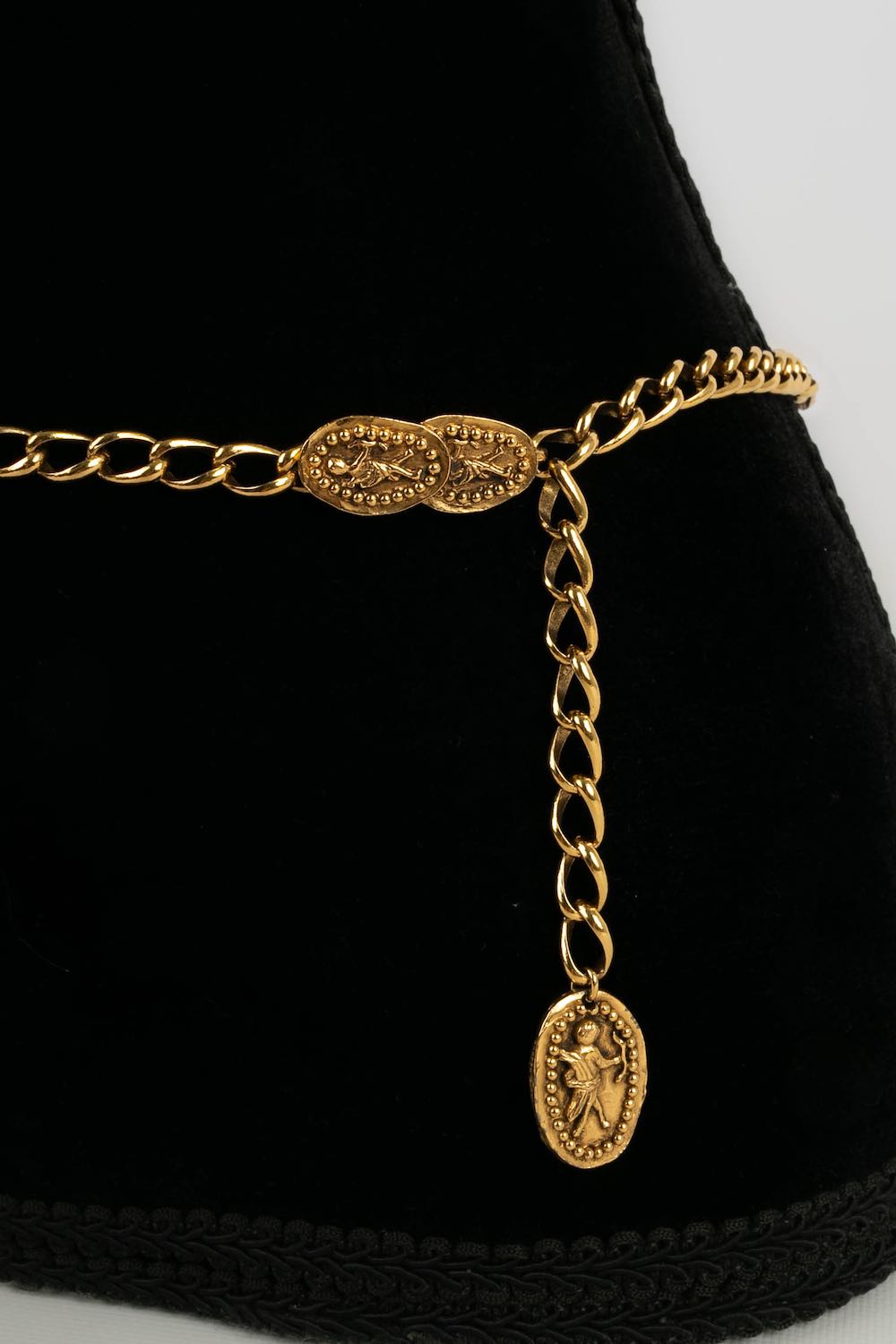 Ceinture "angelots" Chanel