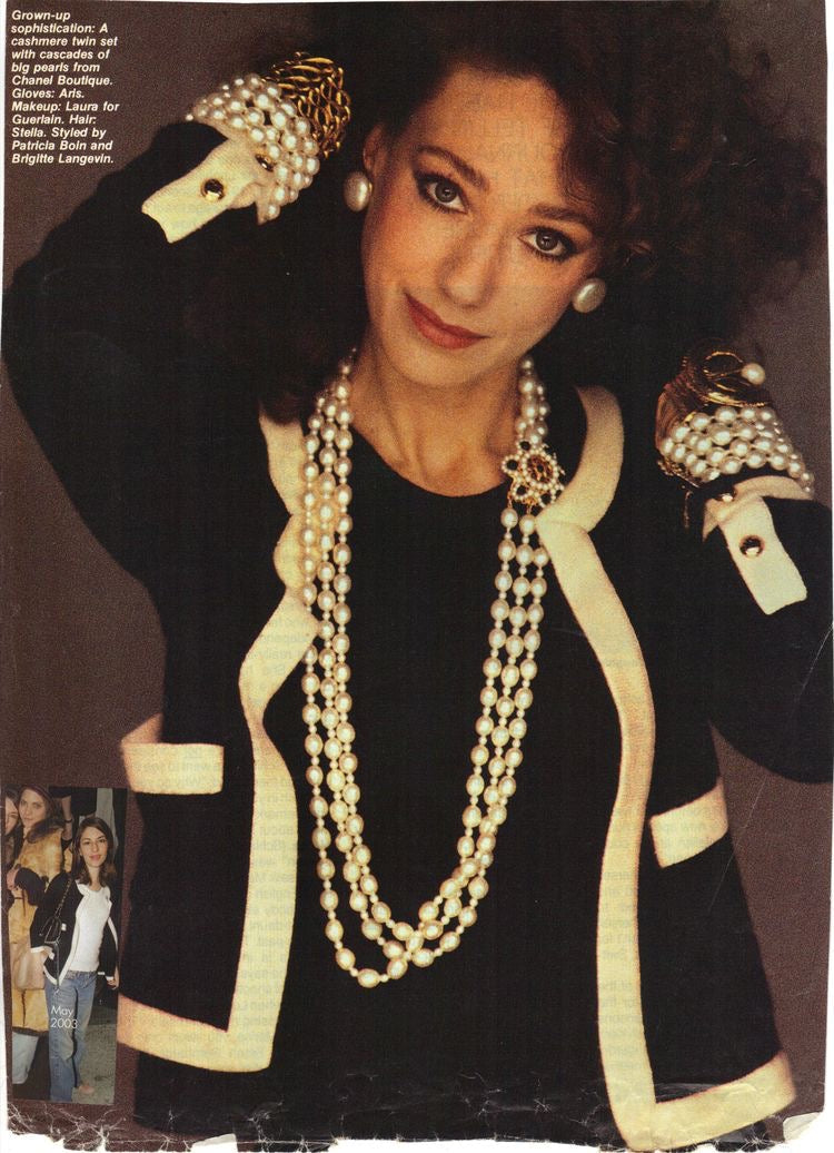 Bracelet articul� en m�tal dor� Chanel