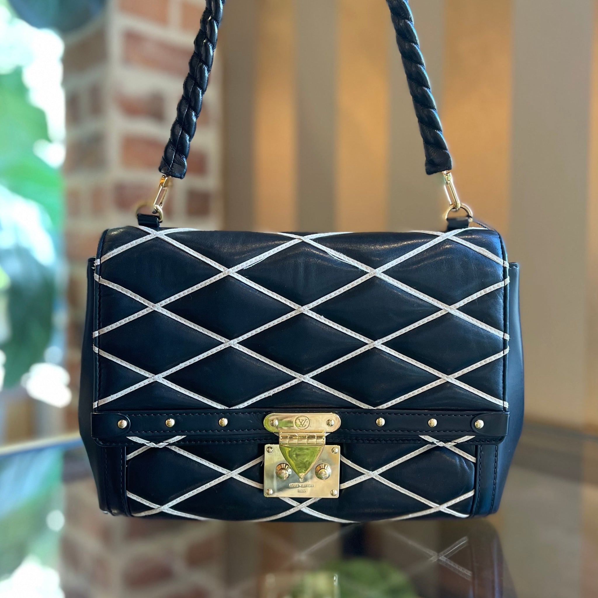 LOUIS VUITTON Malletage Pochette Black White Quilted Lambskin Shoulder Bag