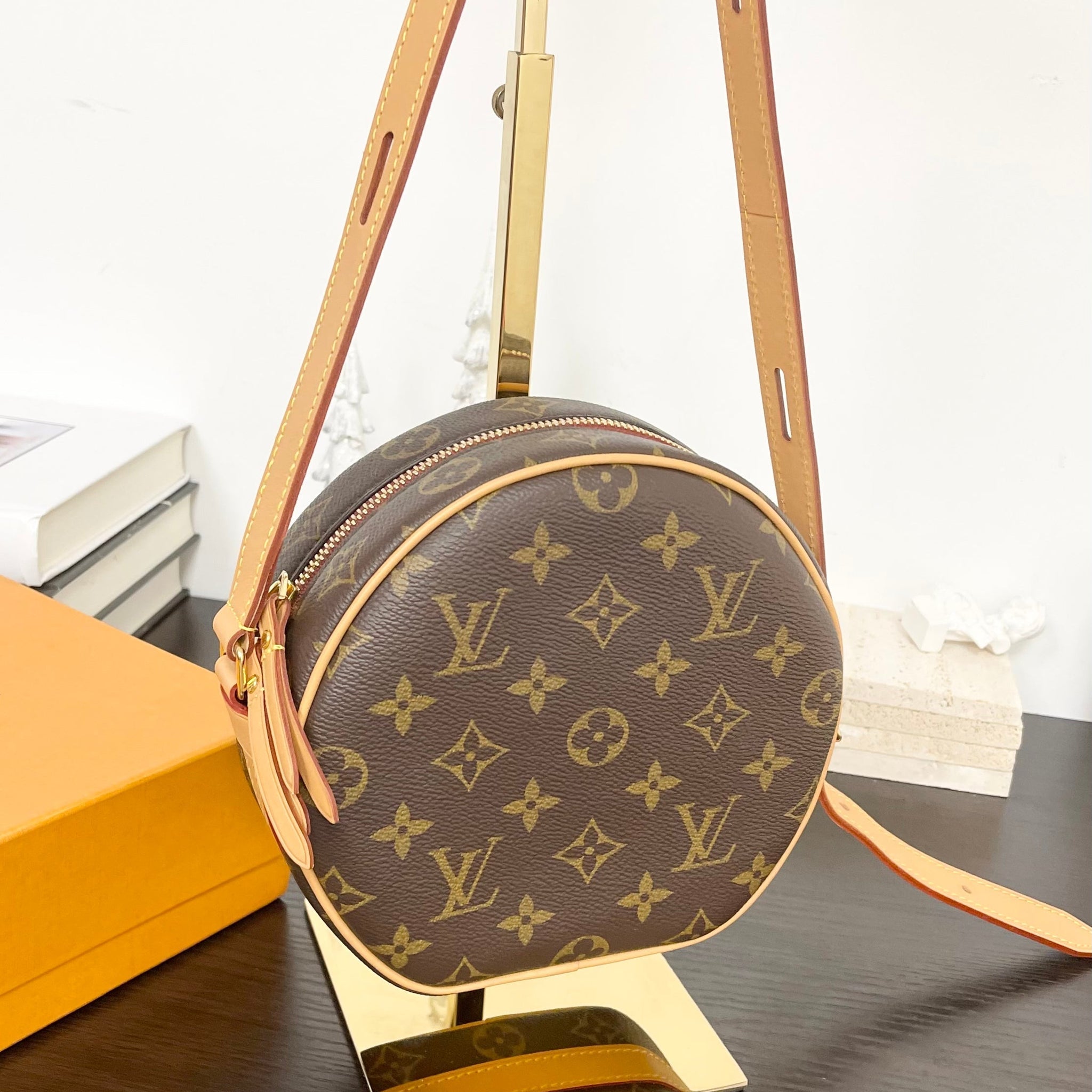 LOUIS VUITTON 2020 Monogram Boite Chapeau Souple PM Crossbody Bag