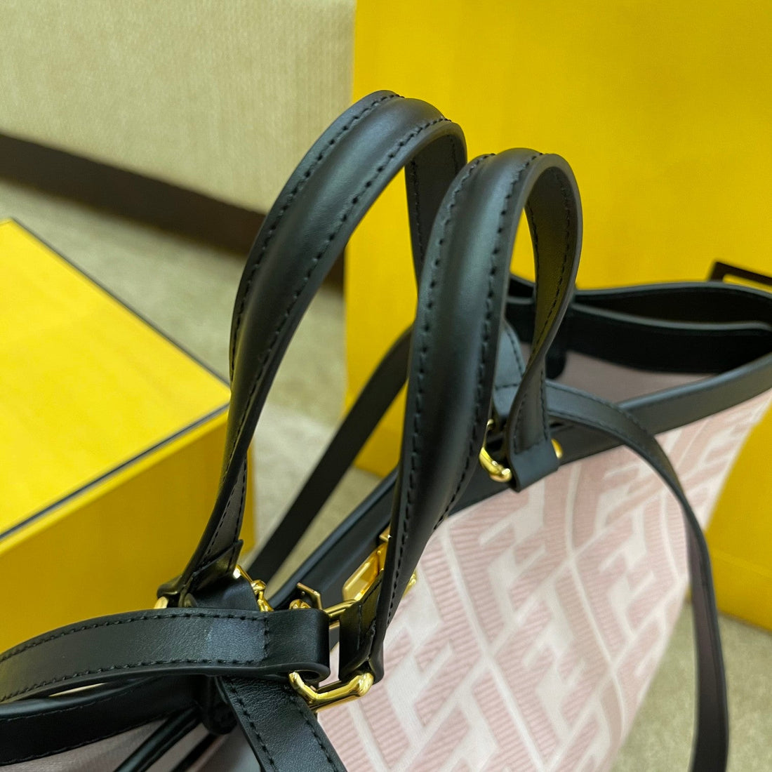 FI Peekaboo X-tote Bag Pink Canvas For Womtlm, Womtlm&#8217;s Handbags, Shoulder Bags 16.1in/41cm FF 8BH374