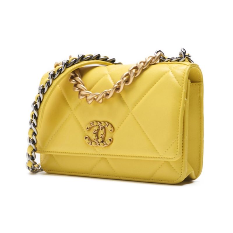 CHANEL ?CHANEL? CHANEL 19 Matrasse Chain Wallet  Yellow (Gen  Silver Gold)  Wallet  ? Ship? Khao Yamamoto Online