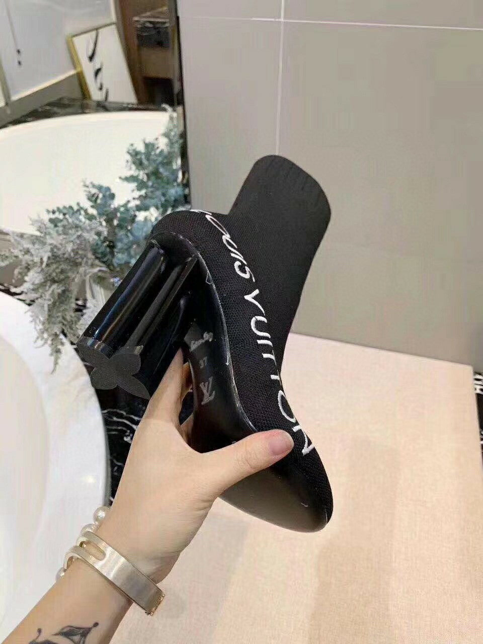 Premium Louis Vuitton BOOTS 019