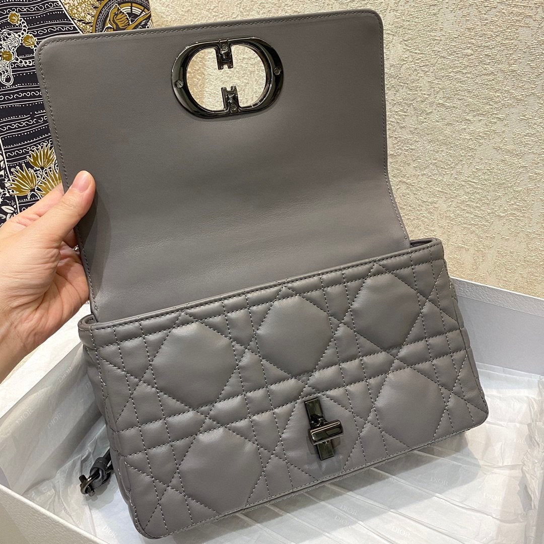 DI Medium Caro Bag Gray Padded Macrocannage, Dark Grey, For Womtlm Womtlm’s Handbags, Crossbody Bags, 25cm CD M9242BNGK_M41G