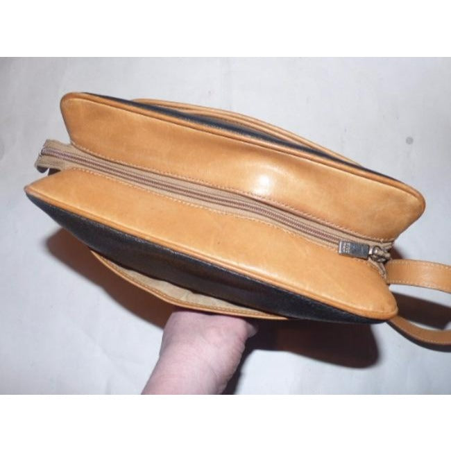 Gucci Vintage Black Textured Leather Smooth Camel Leather Shoulder Bag