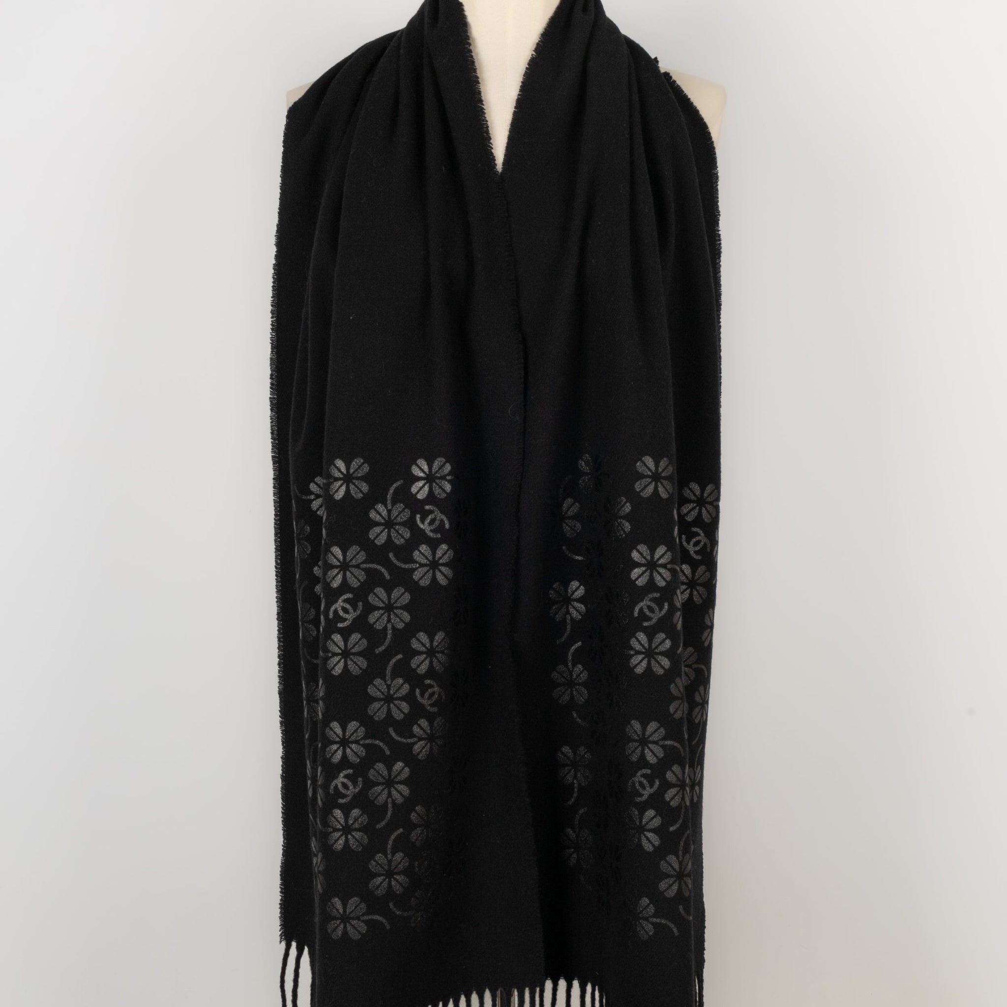 Echarpe en cachemire Chanel