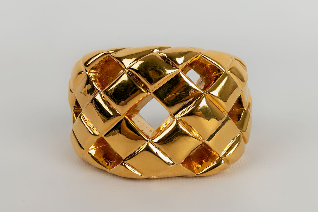 Manchette en m�tal dor� Chanel