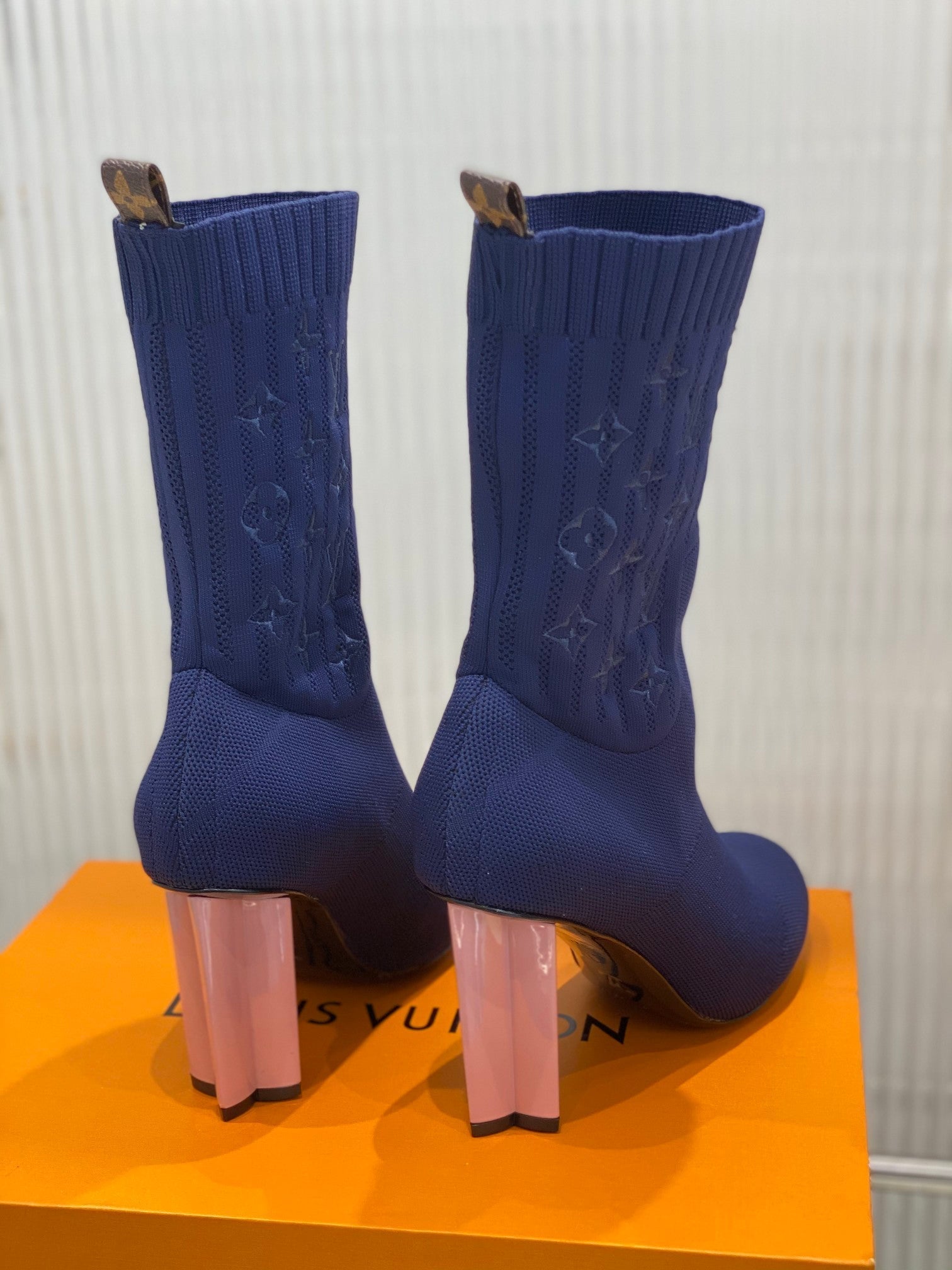 Premium Louis Vuitton BOOTS 049