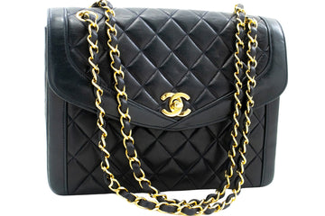 CHANEL Matelasse Shoulder Bag
