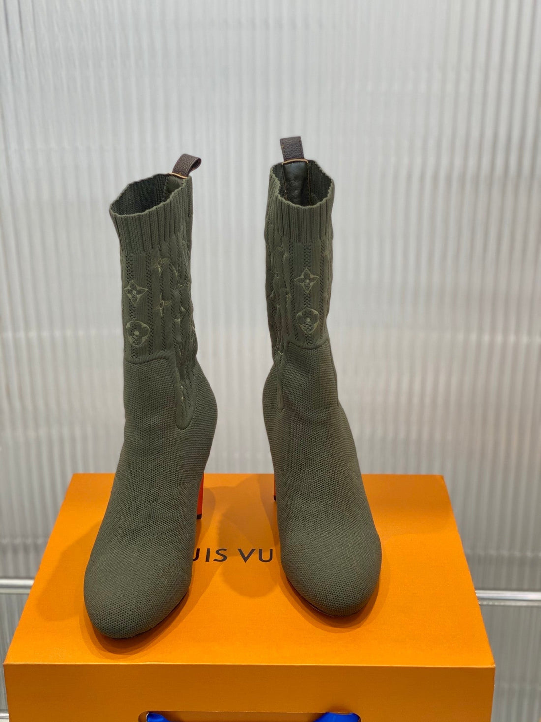 Premium Louis Vuitton BOOTS 048